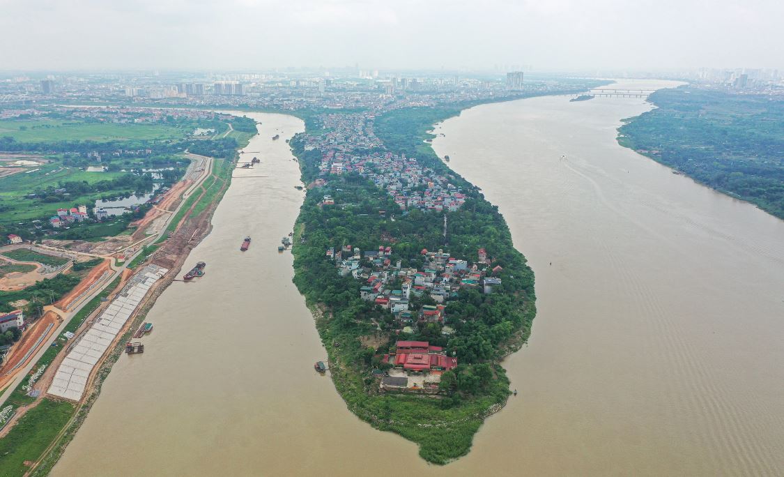 Toàn cảnh khu vực xây cầu Tứ Liên bắc qua sông Hồng và sông Đuống